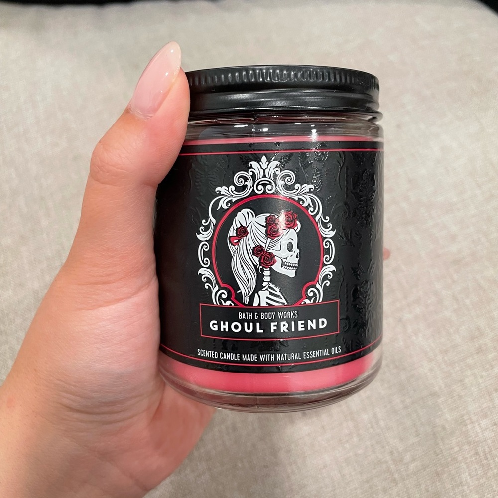 NEW GHOUL FRIEND 👻single wick candle!